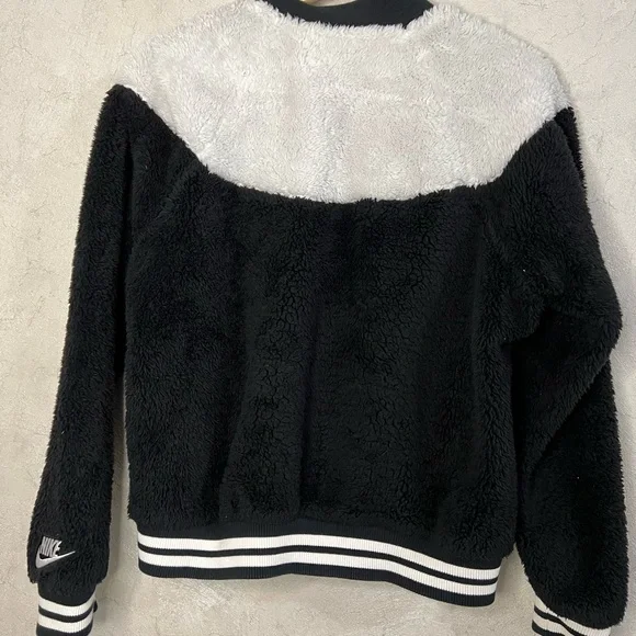 Nike Jacket - Picture 2 of 3